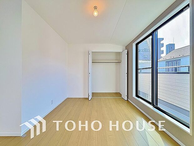 心と体をゆったりと安らげる主寝室。寝室のゆとりが大きい分だけ、暮らしの安らぎは深まります。