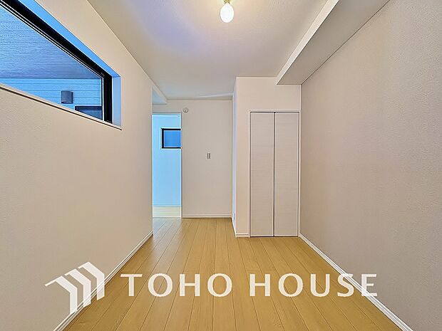 お子様の心と身体を見守る子供部屋として、小さな自立心を育むお部屋作りを見越してご覧下さい。