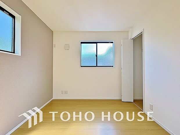 白を基調とした室内は、明るい住空間を造り出すだけでなく、清潔感をもたらしてくれます。