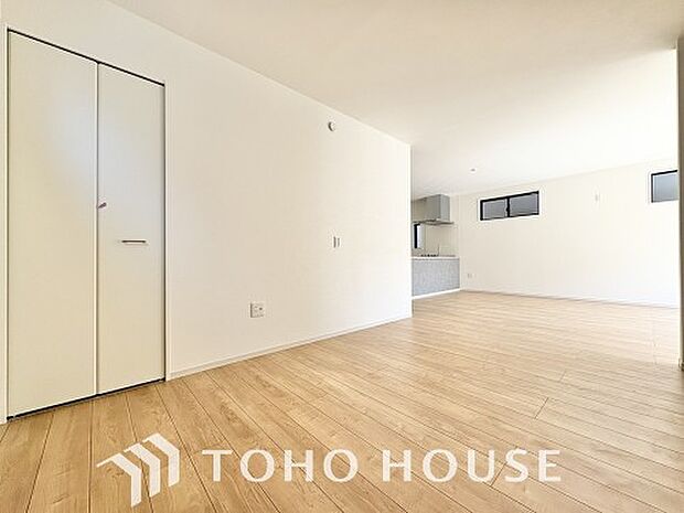 家族皆が集まる場所だからこそ、一番明るく使い勝手のいい空間に仕上げております。