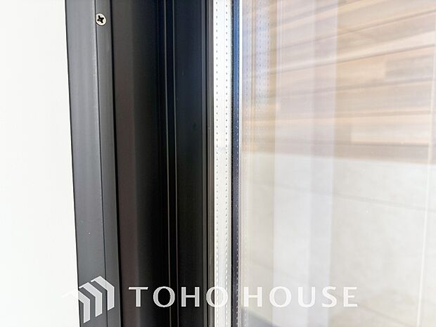 複層ガラスは結露を抑えたり、遮音にも効果を発揮します。