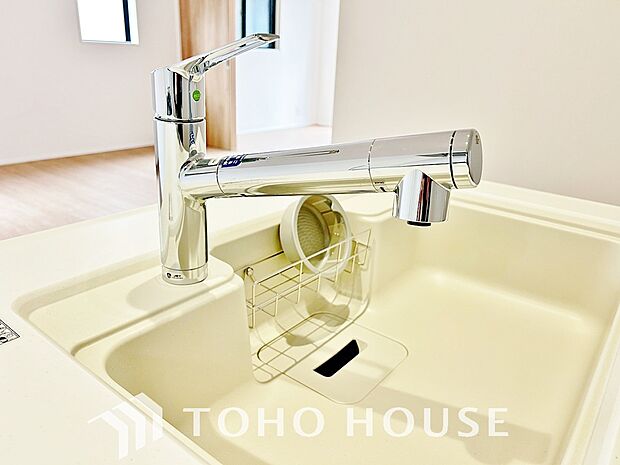 浄水と原水をボタン一つで切り替えられる浄水器一体型水洗。近年主流になりつつある人気の設備です。