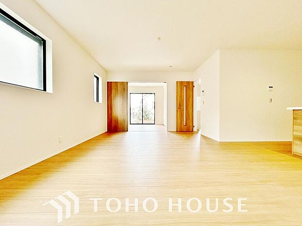 造りこんだ空間演出の妙が生み出す光と質のハーモニーはこの住宅のクオリティの良さを実感させてくれます。