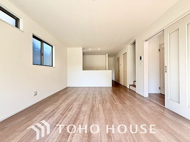 作り手の「気持ちの良いリビングでお過ごししていただきたい」という思いを感じさせます。