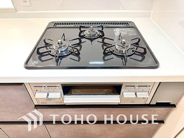 毎日料理をする、料理が好き、家族が多くて量を作る必要がある、等の方々にとっては必須の3口コンロ。