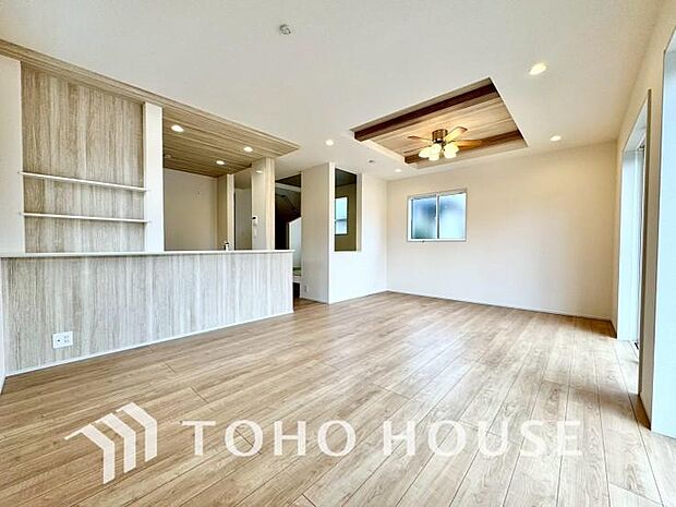 広いLDKでは家族が集まり一緒の時間を過ごせる工夫がされております。