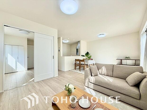 空気感という居心地の良いBGMは、暮らしのステージを彩り、心からのやすらぎと満足感を与えてくれます。