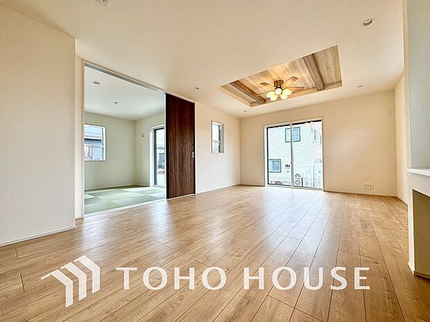 ホワイトナチュラルのテイストが、自然体で過ごせる心地良さ生み出しています。