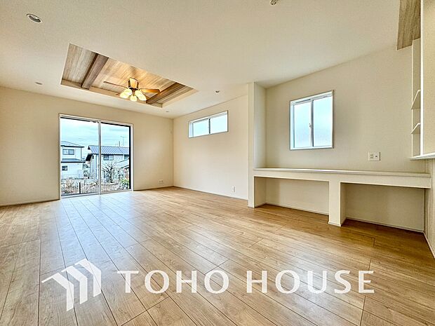 広いLDKでは家族が集まり一緒の時間を過ごせる工夫がされております。