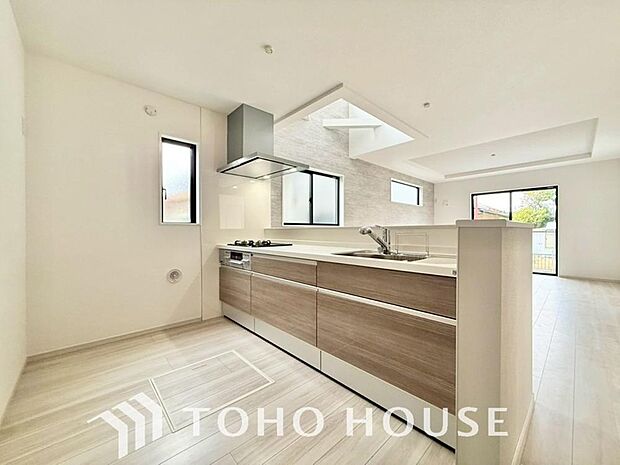 お料理の上手な方が、独壇場でお料理の腕を披露するスタイルに向いているキッチンです。