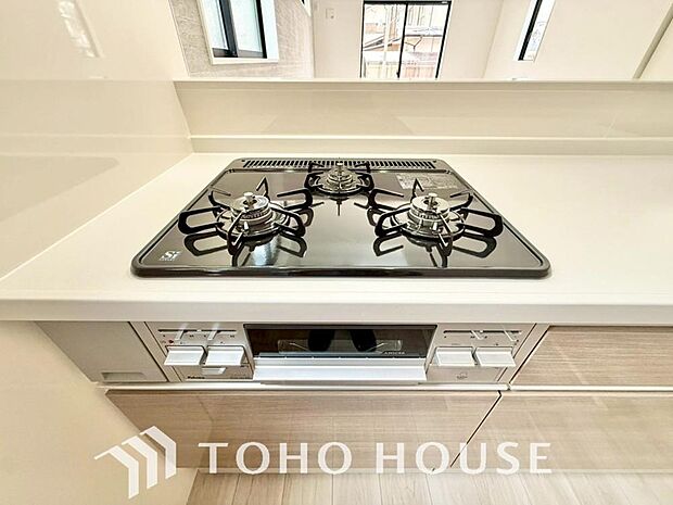 毎日料理をする、料理が好き、家族が多くて量を作る必要がある、等の方々にとっては必須の3口コンロ。