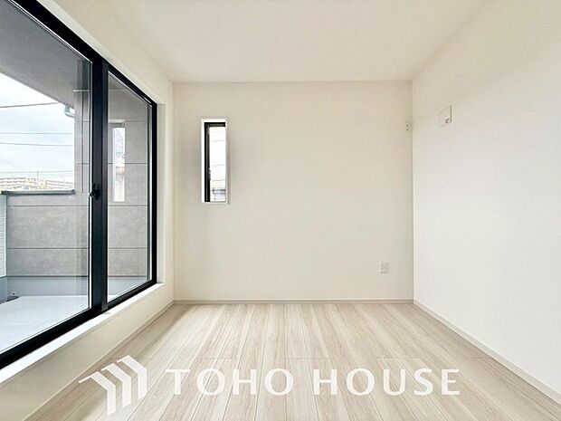 白を基調とした室内は、明るい住空間を造り出すだけでなく、清潔感をもたらしてくれます。