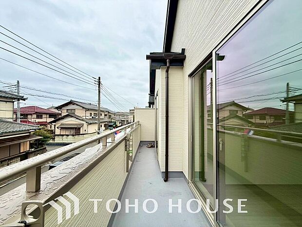 陽光に愛され、環境に恵まれ、家族に包まれた邸宅は、どんなに月日が経っても色褪せる事なく輝き続けます。