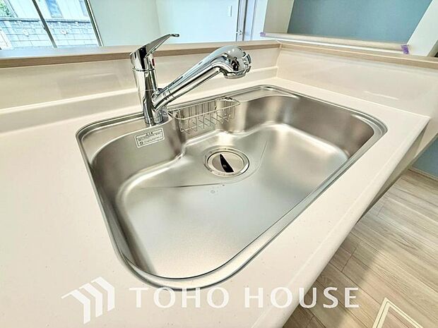 クリアな水が毎日使え、見た目にもスマートな浄水器一体型。お米を炊いたりする際には浄水機能をつかうこともできて、人気の商品です。