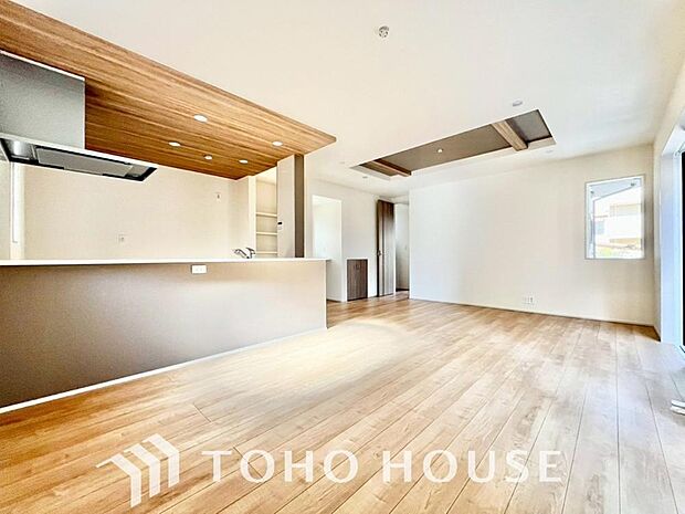 造りこんだ空間演出の妙が生み出す光と質のハーモニーはこの住宅のクオリティの良さを実感させてくれます。