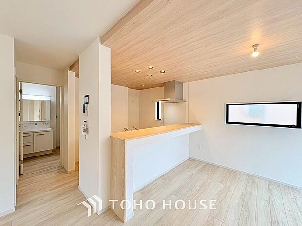 お料理の上手な方が、独壇場でお料理の腕を披露するスタイルに向いているキッチンです。