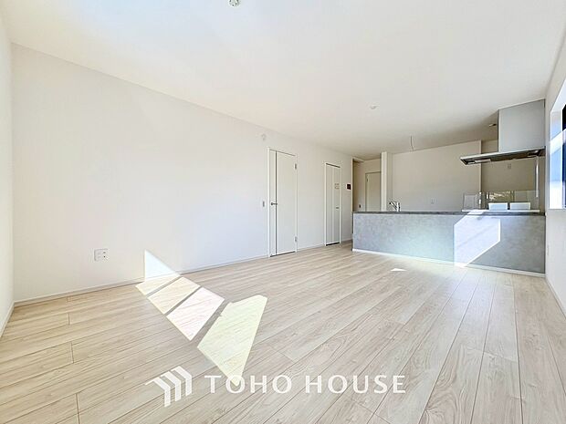 造りこんだ空間演出の妙が生み出す光と質のハーモニーはこの住宅のクオリティの良さを実感させてくれます。