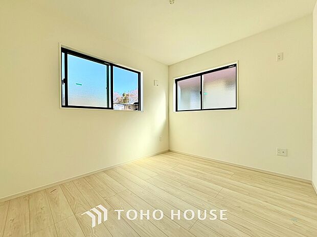 一日の疲れを癒やしてくれる主寝室。時を忘れて過ごす場所として過ごせるお部屋。