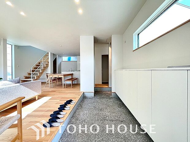 清潔感が溢れ、訪れる者すべてを「安らぎ」と「充実」で包み込みます。