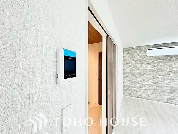 お子様の留守番時にも重宝する必須防犯アイテムです。留守中＆在宅中も「見える安心」がそこにあります。