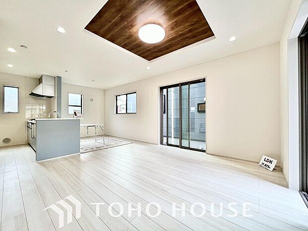 作り手の「気持ちの良いリビングでお過ごししていただきたい」という思いを感じさせます。