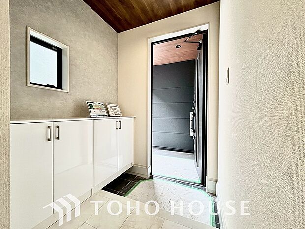 この場所には「希望」と「優越」で包み込んでくれる「特別」な空間があります。