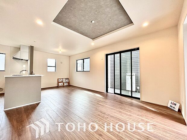 作り手の「気持ちの良いリビングでお過ごししていただきたい」という思いを感じさせます。