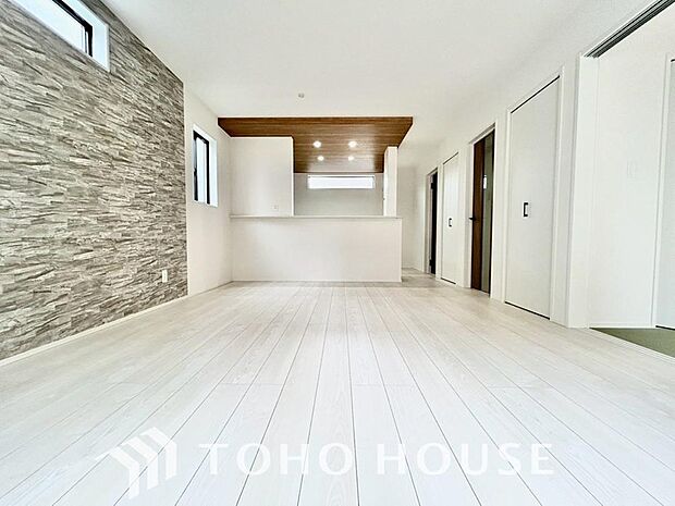 家は、ただ生活する場ではなく、笑顔の毎日、安らぎの日々のために、暮らしを愉しく、快適にする場所。