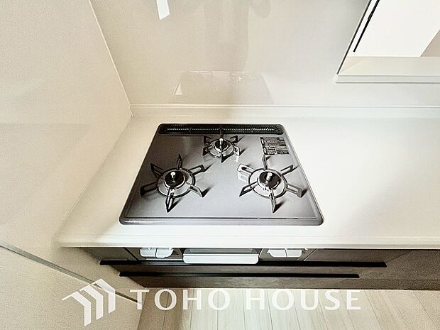 毎日料理をする、料理が好き、家族が多くて量を作る必要がある等の方々にとっては必須の3口コンロ。