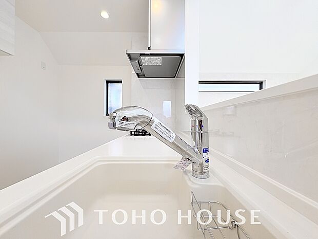 浄水と原水をボタン一つで切り替えられる浄水器一体型水洗。近年主流になりつつある人気の設備です。