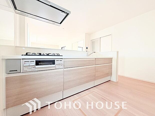 広々キッチンを採用。みんなで作った料理を召し上がりながらの会話は、どのような物になるのでしょうか。