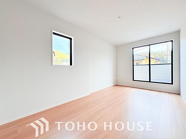 お子様の心と身体を見守る子供部屋として、小さな自立心を育むお部屋作りを見越してご覧下さい。