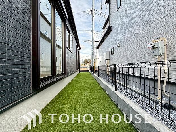 日当たりも良く、家庭菜園や植栽を育てるのに適したお庭はこれからの生活に緑という癒しを与えてくれます。