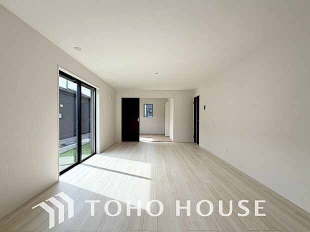 造りこんだ空間演出の妙が生み出す光と質のハーモニーはこの住宅のクオリティの良さを実感させてくれます。