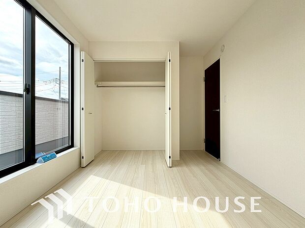 クローゼット完備のシンプルな空間です。お子様の成長と共に必要になる子供部屋にぴったりの間取りですね。