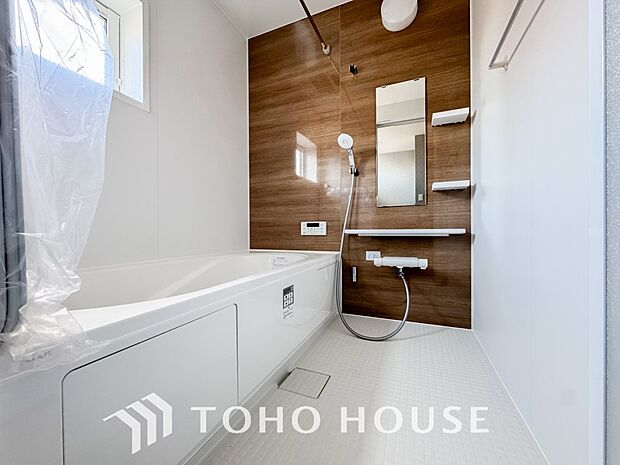 一日の疲れを癒すための心地よいバスタイムを演出する浴室はゆとりあるサイズを採用。