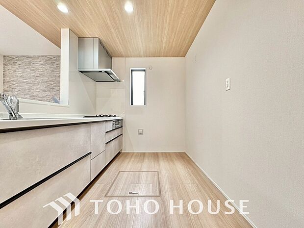 広々キッチンを採用。みんなで作った料理を召し上がりながらの会話は、どのような物になるのでしょうか。