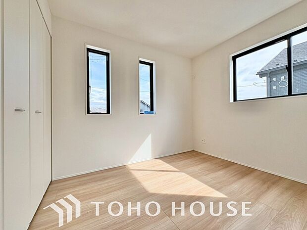 心と体をゆったりと安らげる主寝室。寝室のゆとりが大きい分だけ、暮らしの安らぎは深まります。