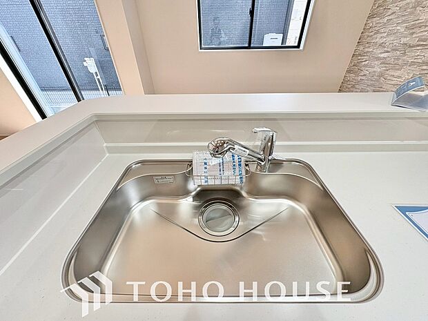 浄水と原水をボタン一つで切り替えられる浄水器一体型水洗。近年主流になりつつある人気の設備です。