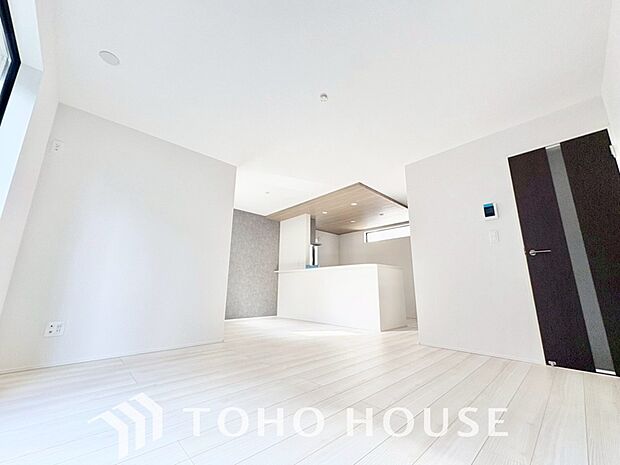 家は、ただ生活する場ではなく、笑顔の毎日、安らぎの日々のために、暮らしを愉しく、快適にする場所。