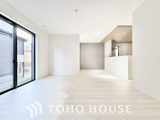 作り手の「気持ちの良いリビングでお過ごししていただきたい」という思いを感じさせます。