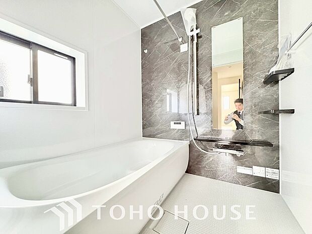 心地よいバスタイムを演出する浴室はゆとりあるサイズを採用。