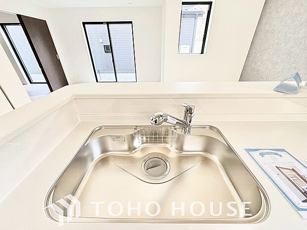 浄水と原水をボタン一つで切り替えられる浄水器一体型水洗。近年主流になりつつある人気の設備です。