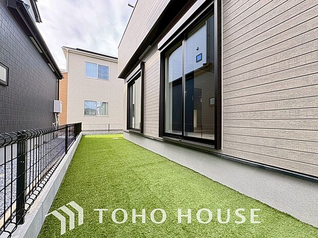 日当たりも良く、家庭菜園や植栽を育てるのに適したお庭はこれからの生活に緑という癒しを与えてくれます。