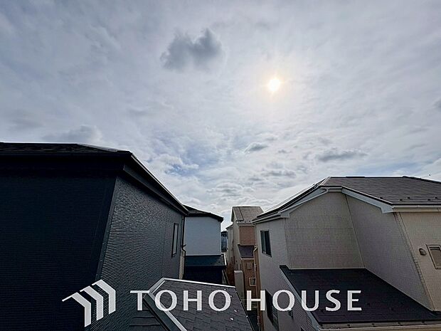 忙しく過ぎゆく日常を置き去るほど、ゆったりした時間が流れる住環境です。