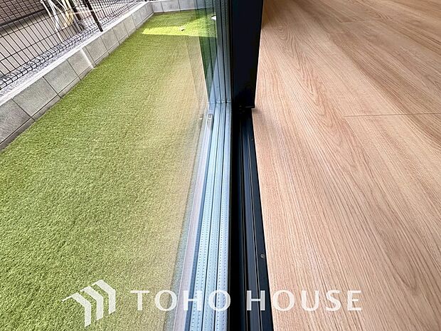 複層ガラスは結露を抑えたり、遮音にも効果を発揮します。