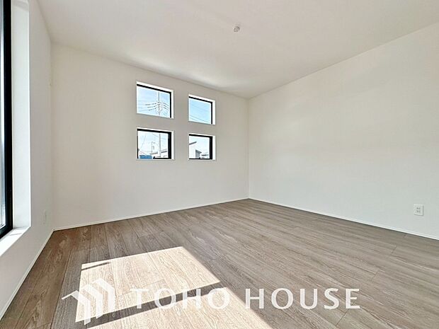 一日の疲れを癒やしてくれる主寝室。時を忘れて過ごす場所として過ごせるお部屋。