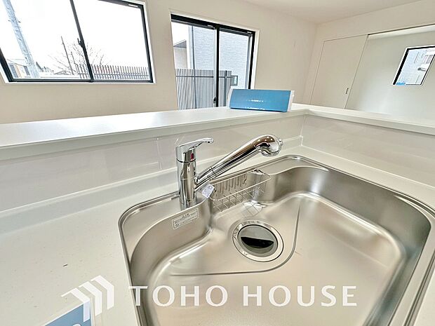 浄水と原水をボタン一つで切り替えられる浄水器一体型水洗。近年主流になりつつある人気の設備です。