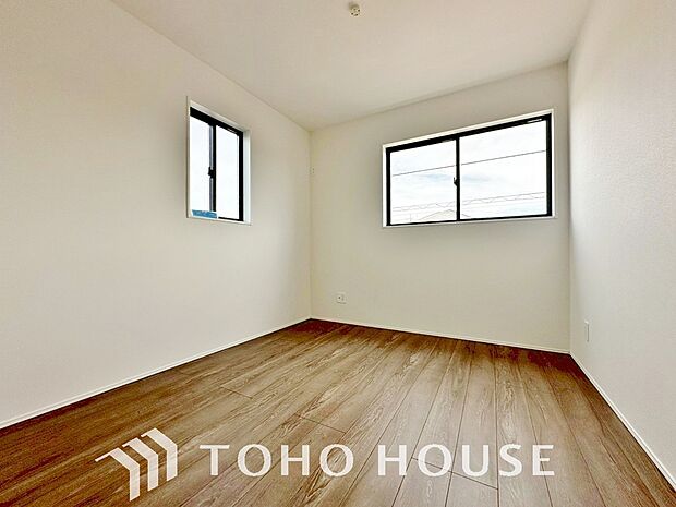 白を基調とした室内は、明るい住空間を造り出すだけでなく、清潔感をもたらしてくれます。