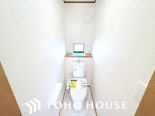 清潔な空間であって頂けますように、目に留まるだけではなく汚れをふき取り易いフロアと壁紙をチョイス。